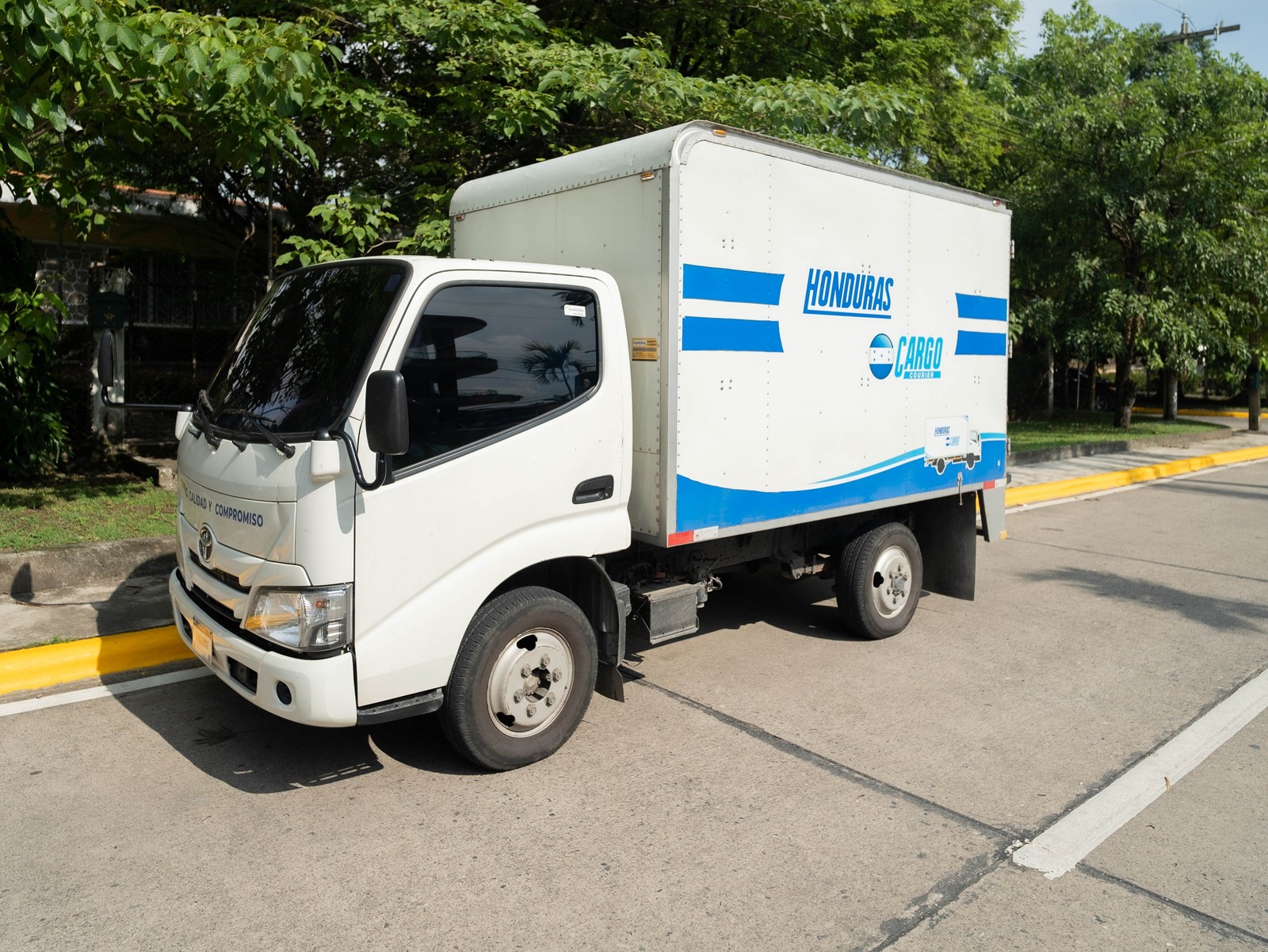 Camión de Honduras Cargo Courier en ruta